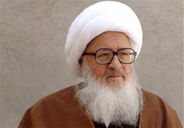 آیت الله وحید فرمودند: «شجرة حق اینجور نیست مثل کوه یکجا می نشیند نه به راست گدایی میکند نه از چپ تکدی می کند اینجوری است این دستگاه مستقل مستقیم چرا چون اصل ثابت است و فرع في السماء همیشه هم ثمرش لاينقطع می رسد لذا خیلی خوشحال باشید حوادثی که پیش می آید همیشه به نفع است به خیر است از حوادث باید استفاده کرد»