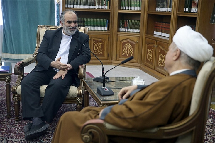 مشاور رئیس جمهور با تروریستهاست یا مردم؟/ پیام حسام الدین آشنا به جیش الظلم: از شما انتقام نخواهیم گرفت!/ ید طولانی اصلاحطلبان در خلع سلاح کشور و تحقیر قدرت دفاعی ایران از کجا آب میخورد؟ نمی توان خوش بینانه از کنار تکمیل کنندگان پازل دشمنان ایران در نابودکردن قدرت بازدارندگی کشور عبور کرد. ترس دشمن از قدرت دفاعی ایران و برنامه ریزی برای ضعیف کردن و نابودکردن قدرت بازدارنگی ایران سال هاست در دستور کار رژیم آمریکا قرار دارد.
