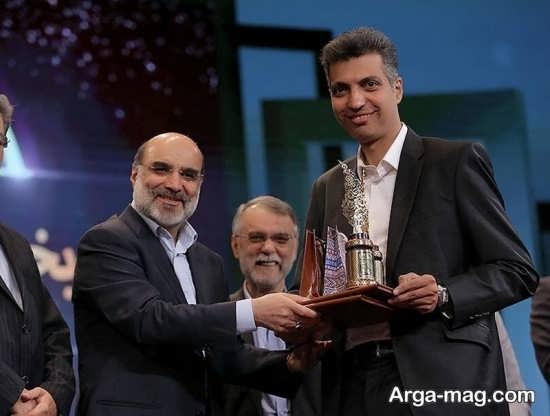 همان طور که آقای فضعلی (مدیر گروه ورزش شبکه سه) روز گذشته اعلام کرد، تحولاتی ویژه در برنامه نود از سال آینده صورت خواهد گرفت و این برنامه با گروهی جدید روی آنتن خواهد رفت اما در عین حال از ظرفیت‌های عادل فردوسی‌پور در برنامه‌های دیگر استفاده خواهد شد.