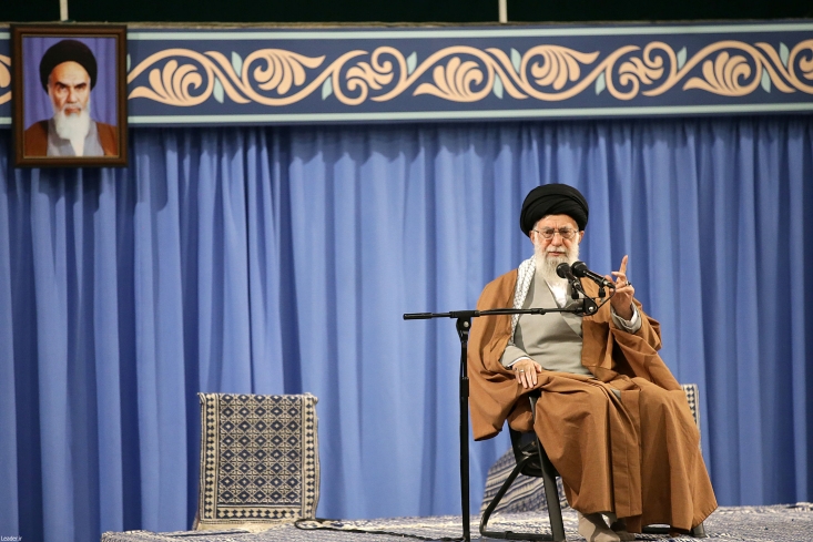 گربهرقصانی آمریکا علیه سپاه به جایی نخواهد رسید/ سپاه هم در میدان عملیاتی و هم در میدان مقابله سیاسی با دشمن پیش قدم است رهبر انقلاب اسلامی، لازمه استمرار این حرکت پر افتخار را شناخت وظیفه و عمل به آن دانستند و گفتند: بدون تردید انقلاب به پیش خواهد رفت، اما همگان از آحاد مردم و بویژه جوانان تا سپاه پاسداران و کلیه نیروهای مسلح و دستگاههای دولتی باید نقش خود را در این حرکت تشخیص دهند و با الگوگیری از عمل مؤمنانه اولیاء الهی همچون امام بزرگوار، برای خدا و در راه خدا به وظایف خود عمل کنند.