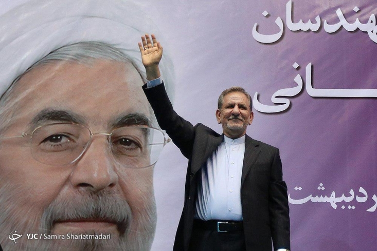 جهانگیری۹۸: شاید مجبور شویم برخی کالاها را کوپنی کنیم/ جهانگیری۹۶: سال ۹۱ به رهبری گفتم که برای حل مشکلات اقتصادی، مسئولین دولت باید عوض شوند/ آقای معاون اول بالاخره راه حل چیست؟ استعفای شما یا کوپنی شدن کالاها؟ جهانگیری راهکار حل مشکلات اقتصادی کشور در دولت دهم را در برکناری مسئولین دولت میبیند، اما در دولتی که مورد حمایت جریان متبوعش است و معاون اولی آن را هم بر عهده دارد، ترجیح میدهد بجای استعفا و از مسئولیت، کالاهای اساسی مردم را کوپنی کند.