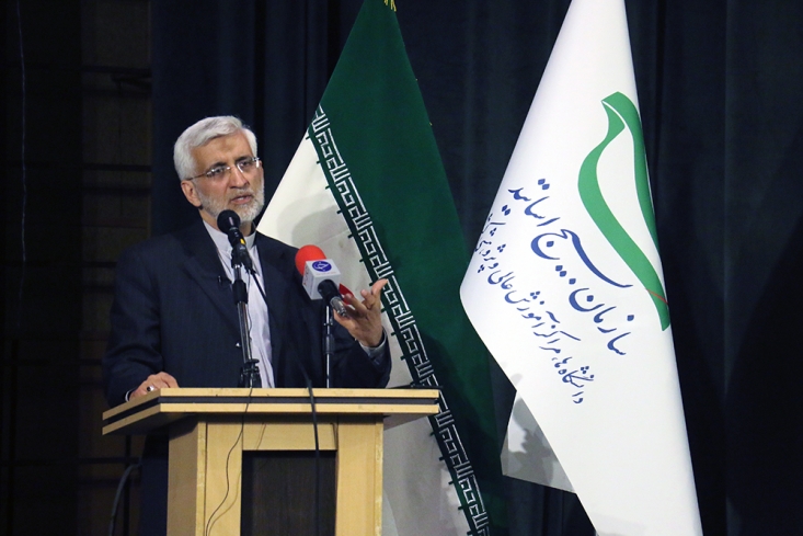 هر تحریم آمریکا یک رفتار جنگی است و باید هزینه آن را بپردازد/ ملت دنبال تعامل سازنده است نه بازنده جلیلی گفت: البته در کنار مقاومت مردم ایران، دشمن نیز فهمیده است که اگر در باور ملت و تحلیل های صحیح او اخلال ایجاد کند، دیگر به جنگ نظامی نیاز ندارد.