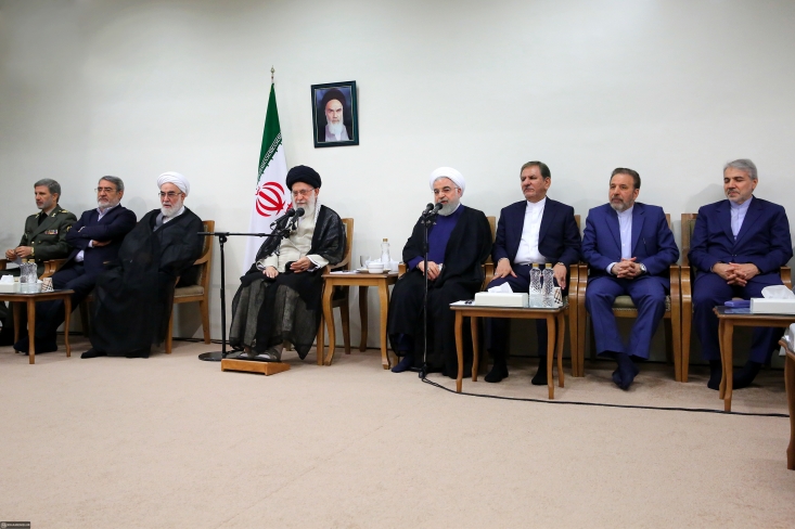 کسانی که از بنبست حرف میزنند، کاملاً اشتباه می کنند/ معتقد به بستن فضای فرهنگی نیستیم اما با ولنگاری بهشدت مخالفیم/ حجاب یک حکم شرعی و یک مسئله قانونی است/ سخنانی میشنوم که نشانه بیمناکی از دشمن است/ هند سیاستی منصفانه در قبال کشمیر در پیش بگیرد برخی اوقات سخنانی را می شنوم که نشانه بیمناک بودن از دشمن است، در حالیکه از دشمن، واقعاً نباید ترسید زیرا این دشمن از ابتدای انقلاب اسلامی وجود داشته و هر کاری هم که توانسته کرده اما به موفقیت نرسیده است.