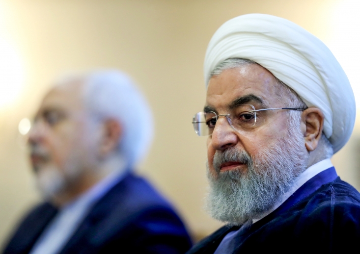 چرا اروپا گام سوم کاهش تعهدات هستهای را جدی نخواهد گرفت؟/ حداقل اقدام در گام سوم باید آغاز غنیسازی بیست درصد فردو باشد حداقلی ترین کار که نباید از آن تنازل می کردیم، کاهش موثر و بازدارنده تعهدات در سه گام شش ماهه بود. این گام ها به ویژه گام سوم باید به حریف شوک بدهد؛ چیزی مثل آغاز غنی سازی بیست درصد در فردو و استفاده از سانتریفیوژهای پیشرفته.