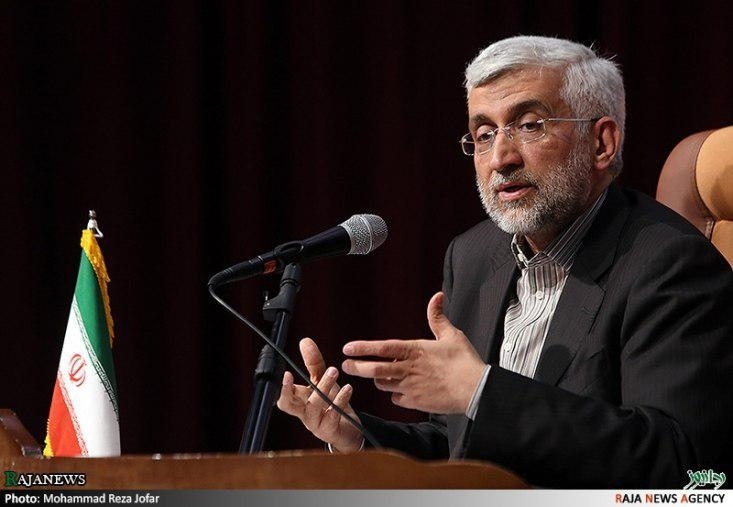 آنچه را بیشتر بود گرفتند و حداقل را هم ندادند/ عدهای دلخوش هنوز میگویند چرا برخی دلواپس هستند/ کسی که سیم خاردار را تحریم میکرد، امروز عاجزانه دنبال مذاکره درباره برد موشکهای بالستیک ایران است جلیلی گفت: اینکه مقام معظم رهبری بیان میفرمایند که برجام خسارت محض بود، بر چه مبنایی بیان میشود؟ چه وقت یک توافق خسارت محض میشود؟ وقتی که شما به تعهدات خود عمل کنید و او عمل نکند. این مطالب باید دقیق فهمیده شود.