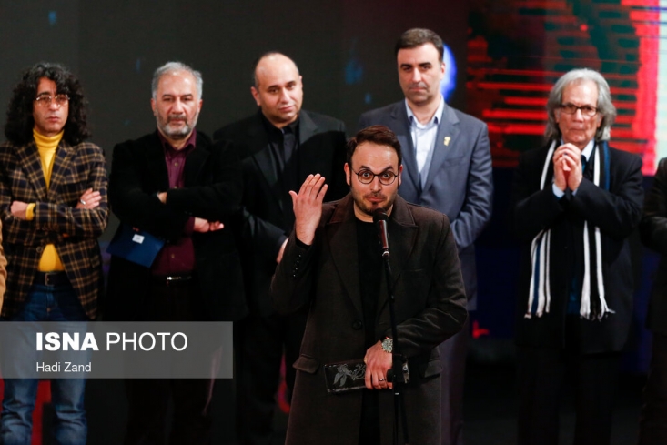 به نظر می‌رسد که دیگر همه سینمای ایران فرمول رسیدن به جایزه را بلد شده‌اند؛ برای جایزه گرفتن در جشن سینمای ایران باید فیلم ضدملی ساخت، جشنواره را تحریم کرد و ژست اپوزیسیون گرفت.