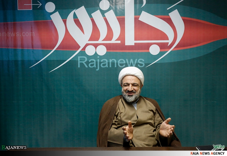 اعتقادی به جناح بندی اصلاح طلب و اصولگرا ندارم/ عدم صداقتها باعث ناراحتی بدنه انقلابی شده است/ روحانی هیچ برنامه برای اداره کشور ندارد جز باج دادن به غرب متأسفانه فضای سیاسی و انتخاباتی کشور درحال حاضر علاوه بر اینکه سرد است دچار نوعی ابهام هم شده است. الان در ایام تبلیغات انتخاباتی هستیم اما آن شور و شوق قبل حاکم نیست. این عدم اشتیاق به عملکرد دو جریان سیاسی برمی گردد.