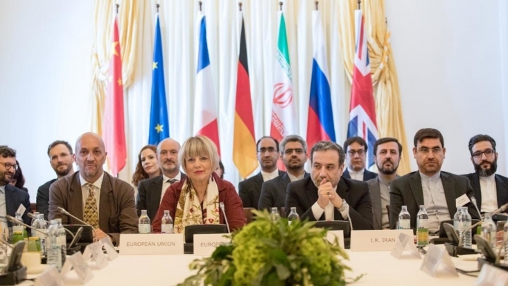 انفعال در هتل کوبورگ پایان ماجرا نیست!/ ضرورت اعتراض و درخواست تصحیح بیانیه کمیسیون مشترک/ وزارت خارجه ناتوانی عراقچی را جبران کند پس از فعال شدن مکانیسم ماشه توسط سه کشور اروپایی و ابراز نگرانی آنان نسبت به کاهش تعهدات ایران در بیانیه کمیسیون مشترک برجام همچنان شاهد انفعال تیم مذاکره کننده وزارت خارجه هستیم.
