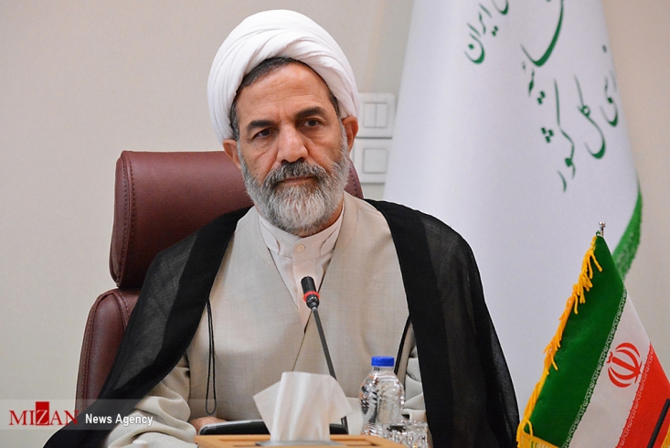مأموران شهرداری دستور قضایی تخریب آلونک آسیه پناهی را نداشتند/ استفاده غیرقانونی ماموران شهرداری از اسپری فلفل در برابر متوفی رئیس سازمان بازرسی کل کشور درباره بررسیهای این سازمان در زمینه تخریب آلونک آسیه پناهی زن کرمانشاهی گفت: مأموران شهرداری فاقد دستور قضایی تخریب بودند و برای اینکه مقاومت متوفی را بشکنند تا مانع تخریب آلونک نشود، از اسپری فلفل غیرمجاز استفاده کردهاند.