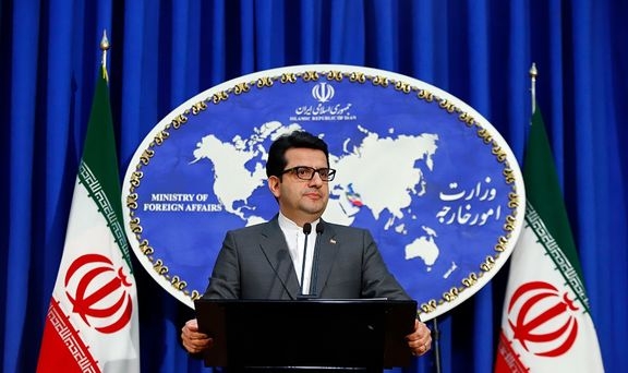 ایران خواستار لغو تحریمهای ضد بشری علیه سوریه است سخنگوی وزارت امور خارجه گفت: ایران حمایت خود را از دولت و مردم مقاوم سوریه اعلام داشته و خواستار برچیده شدن و لغو تمامی تحریمهای ضد بشری علیه این کشور است.