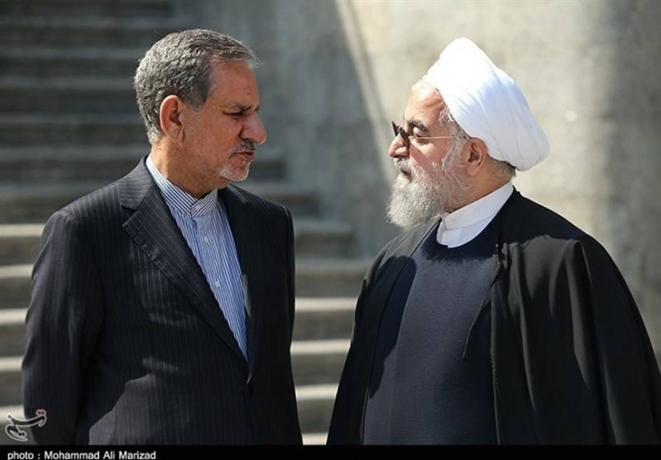 جهانگیری سال ۹۶: ملت ایران! آیا کسانی که تحریم را فرصت میدانند برای مردم مفید هستند؟/ روحانی سال ۹۹: تحریم برای کشور فرصت است احتمالاً حسن روحانی روی حافظه کوتاه مدت مردم حساب ویژهای باز کرده است که خیال میکند میتواند بدون عذرخواهی از تحریم هراسی های چند سال قبل، از شعار تحریمِ موثر به تحریم بی اثر تغییر جهت بدهد.