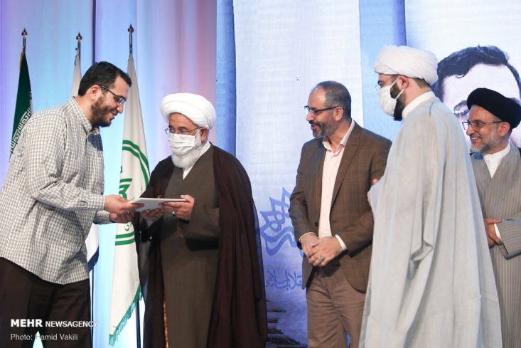 آئین تکریم محسن مؤمنی&zwnj;شریف رئیس سابق و معارفه محمدمهدی دادمان رئیس جدید حوزه هنری سازمان تبلیغات اسلامی با حضور جمعی از مدیران، صاحب&zwnj;نظران و چهره&zwnj;های فرهنگی و هنری برگزار شد.