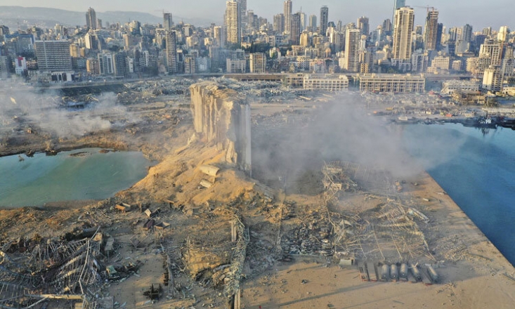 مقام صهیونیستی: ما باید از انفجار لبنان خوشحال باشیم/ میشل عون: مسئولان انفجار را مجازات میکنیم/ خسارت انفجار بیروت ۱۰ تا ۱۵ میلیارد دلار برآورد شد «موشه فیگلین»، از اعضای سابق کنست رژیم صهیونیستی، گفت: اگر ما در پشت این ماجرا قرار داشتیم و امیدوارم که قرار داشته باشیم، در این صورت باید به این اقدام افتخار کنیم. همه ما مجاز به شادی هستیم که این اتفاق در بیروت روی داده و در تلآویو روی نداده است.