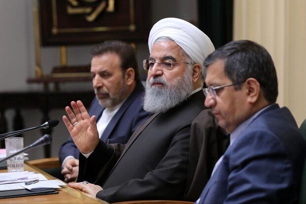 چرا میگوییم دولت هیچ کسری بودجهای ندارد؟/ درآمد دولت روحانی در سال ۹۹ بیش از بودجه تصویب شده است!/ هدف از فروش اوراق نفتی چیست؟ درحالی گفته میشود که کسری بودجه 200هزار میلیاردی وجود دارد که دولت روحانی فقط از محل درآمد ناشی از فروش صندوقهای ETF و مجوزی که در اردیبهشت ماه از شورای هماهنگی اقتصادی سران قوا کسب کرد 200هزار میلیارد تامین درآمد کرده است.