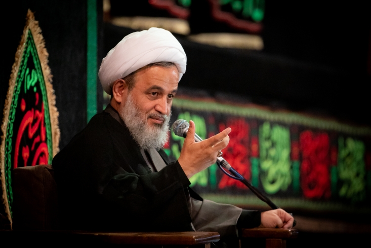 به انفاق و مواسات باید عمیقتر نگاه کنیم؛ نه در حد صدقهدادن!/ اولین درجۀ تقوا این است که احساس مالکیت نکنیم/ هر مسئول غربزده، تولیدکنندۀ فقر در جامعه است اگر میخواهید در یک جامعه، دزدی نشود، اگر میخواهید در یک جامعه، مسئولان رانتخوار نشود، اگر میخواهید در یک جامعه، رفتارهایی که متناسب با نظام پرظلم و سِتم سرمایهداری است اتفاق نیفتد و... مدام «انفاق» را برجسته کنید.