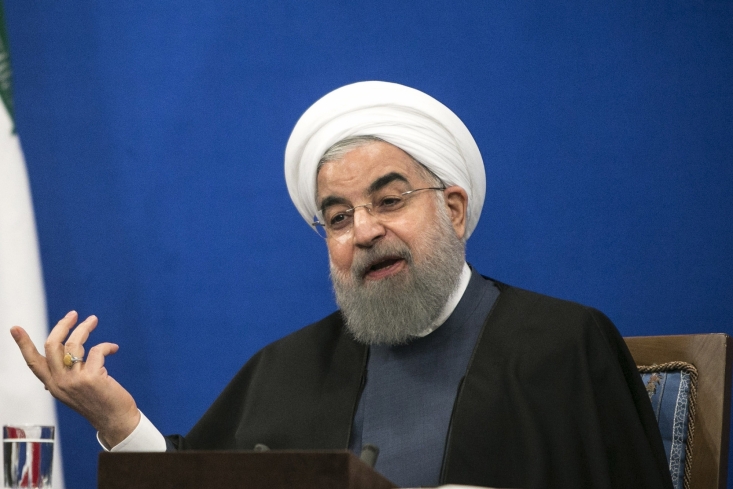  وقتی ریشه مشکلات اقتصادی مردم از نظر روحانی در آمریکاست احتمالا کلید حل مشکلات هم آنجا باشد و باید از ریشه این مشکل را حل کرد! این ایده البته جدید نبوده و روحانی در هفت سال گذشته راهبرد دولت خود را بر این اساس پیاده کرده است.