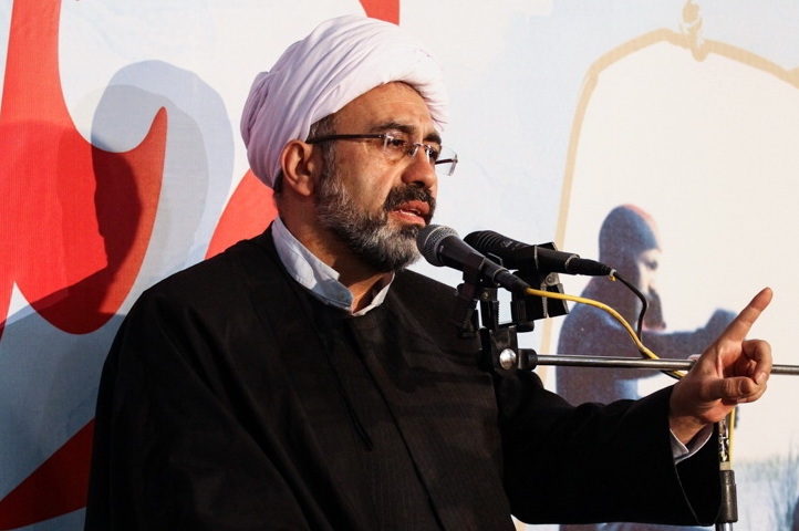اگر حكومت میتواند در مورد حجاب بیخيال بشود، چرا در قمار و زنا و لواط و ربا بیخيال نشود؟/ مخالفان حجاب میخواهند حکومت اسلامی را عقیم کنند و تنها اسم آن باقی بماند/ دشمن از مسائلی مانند حجاب به عنوان ابزار سیاسی استفاده میکند اگر حكومت نسبت به حجاب بيخيال بشود، سئوال ما اين است كه نسبت به قمار چه ميفرمائيد؟ قمار را هم بيخيال بشود، چون قمار هم يكي از حرامهاي الهي است. اگر حكومت ميتواند در مورد حجاب بي خيال بشود، چرا نميتواند در قمار و زنا و لواط و ربا بيخيال بشود؟