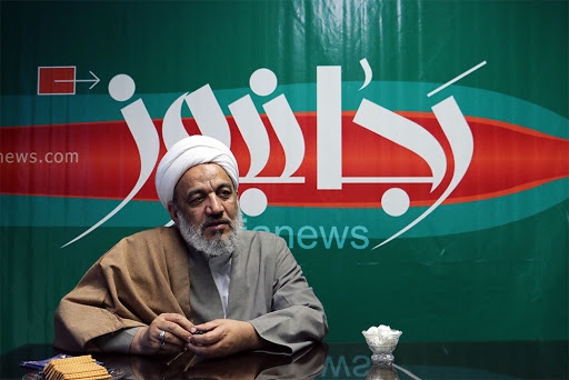 با رفتار پدرسالارانه میگویند هرکسی با ما بود که بود و اگرنه، ضدوحدت است/ صریح بگویم؛ ما این را قبول نداشتیم، نداریم و نخواهیم داشت/ مجلس دهم دولت روحانی را بدعادت بارآورده است/ هفت سال است آقایان به مردم وعده آمریکا و اروپا دادهاند ولی جواب نگرفتهاند دبیرکل جبهه پایداری گفت: هیچ دلیلی ندارد که از اصولمان عدول کنیم، تا جبهه پایداری هست این اصول هم هست، اگر این اصول نباشد پس حتماً پایداری عوض شده است.