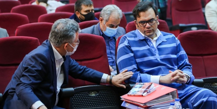 محمد امامی: وادارم کردند تیم رسانه ای تشکیل دهم/ نماینده دادستان: فضای هنری را تخریب کردید پنجمین جلسه رسیدگی به اتهامات محمد امامی و ۳۳ متهم دیگر پرونده بانک سرمایه به ریاست قاضی مسعودی مقام برگزار شد.