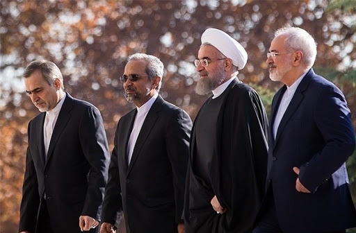 مشروط کردن بهبود اوضاع کشور به عقبنشینی از حقوق ملی در برابر غربیها/ کارنامه دولت یازدهم و دوازدهم؛ آینه تمامنما در زمینه تفسیر جریان غربگرا از «عقلانیت» نسبت میان کارنامه مدیریتی دولت روحانی که با شعار اعتدال آغاز به کار کرد با دو گزاره «عقلانیت» و «شجاعت» میتواند در قضاوت نهایی پیرامون عملکرد دولت یازدهم و دوازدهم حیاتی باشد، تا جایی که میتوان خلأ آن را در مجموعه فکری و عملی دولتمردان مشاهده کرد.